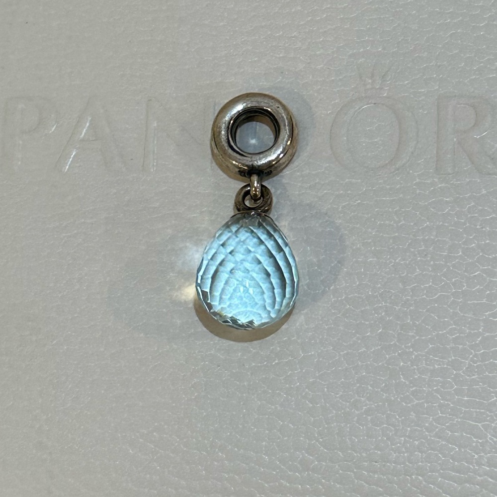 Pandora Ice Blue Fascinating Beauty Dangle Charm
